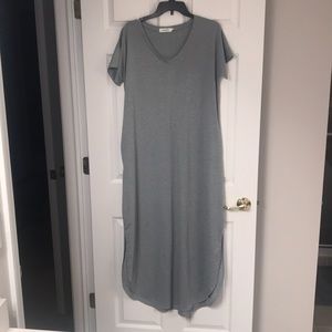 Gray t-shirt dress w/pockets